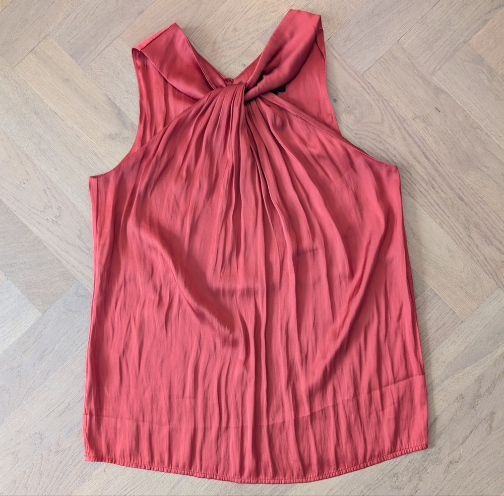 Trouve Twist Front Top